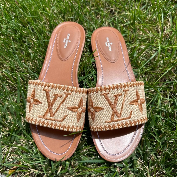 Louis Vuitton Shoes - Louis Vuitton slides Size 39